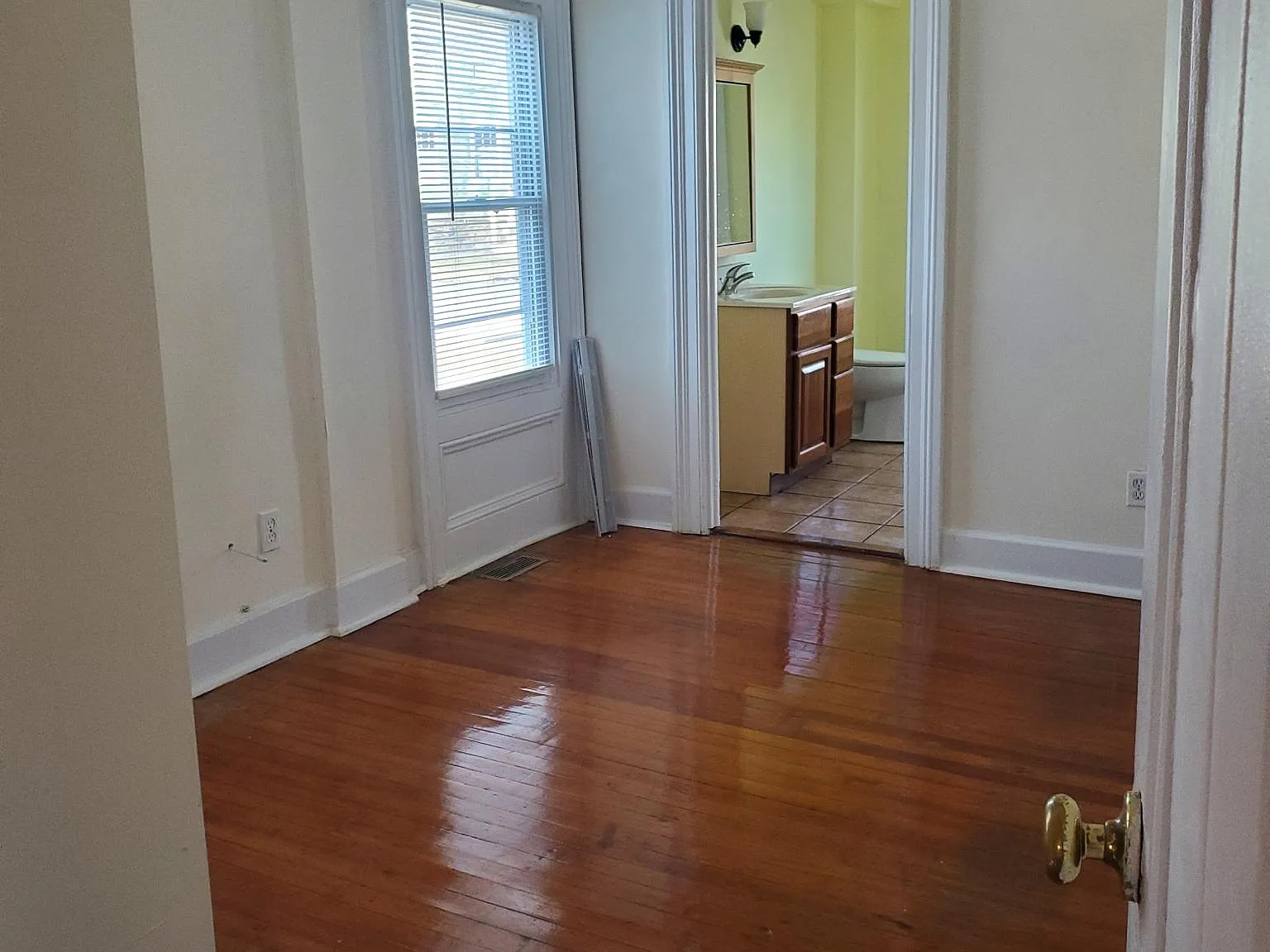 2 bed, $3,250 — Photo 4