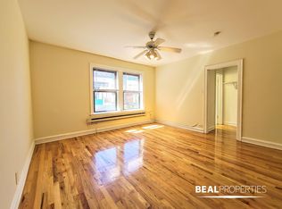 540 W. Wellington, Chicago, IL 60657