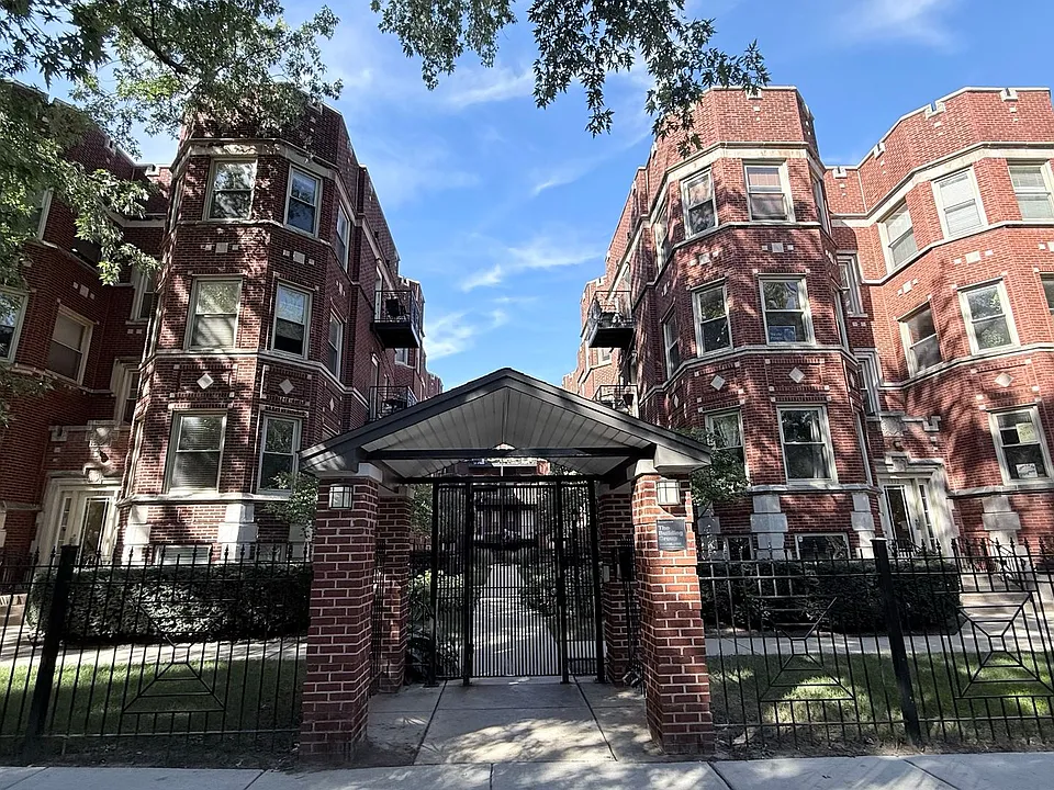 1342 W Greenleaf Ave #2B