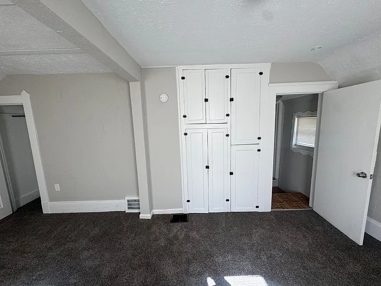 9611 Dunlap Ave — Photo 21