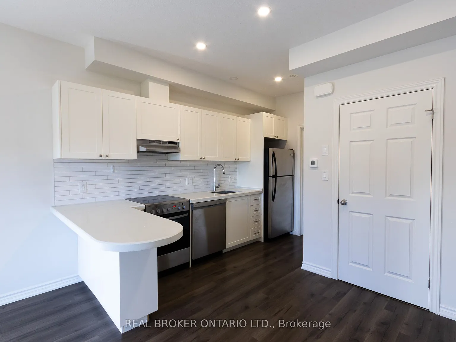 Signature West — Photo 3
