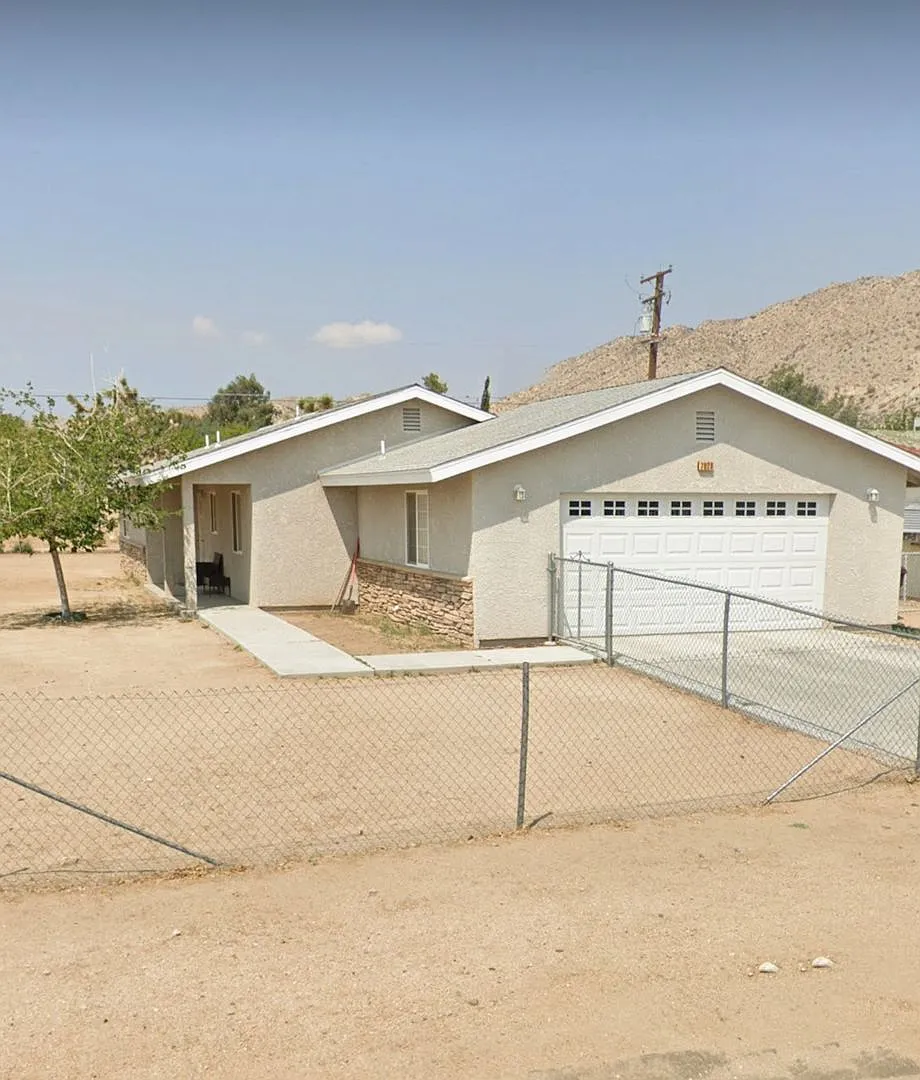Move in special! 3 bedroom corner home close to Boy and Girls Club! — Photo 1