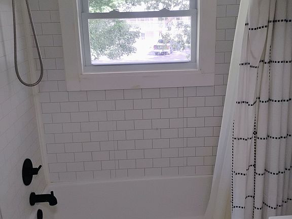 2nd image of 51 Mast Rd #4