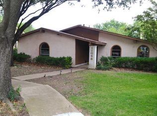 11046 Wallbrook Dr, Dallas, TX 75238