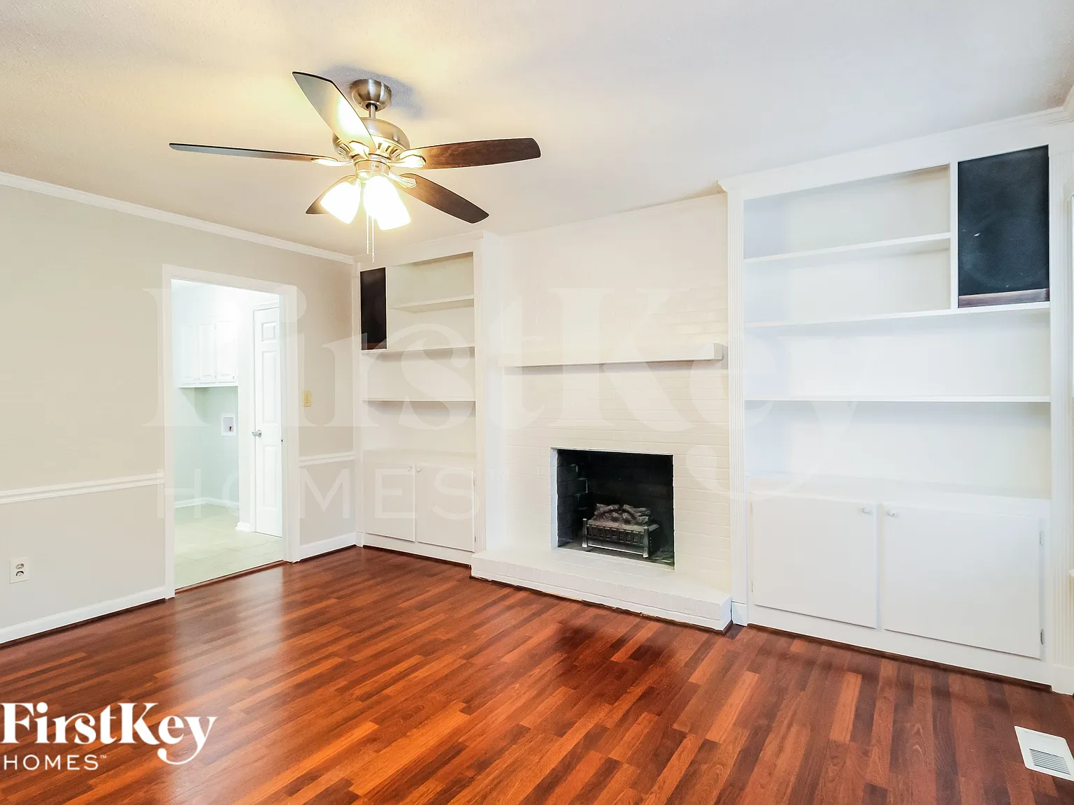 4 bed, 2.5 bath, 2104 sqft, $1,935 — Photo 2