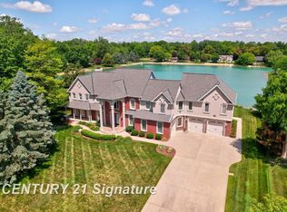 11372 Lake Circle Dr, Saginaw, MI 48609