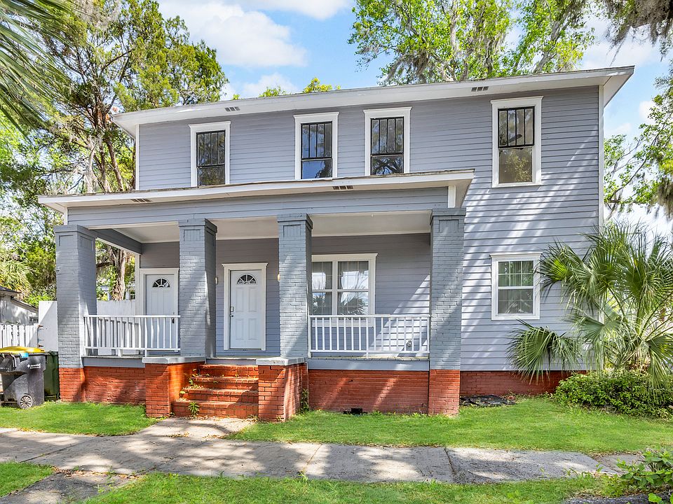 Welcome to 846 E 37th, Unit B!