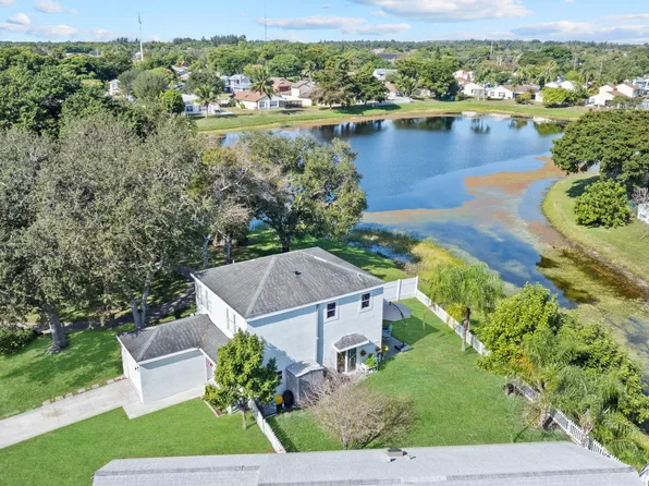 4626 Lakeside Circle, West Palm Beach, FL 33417