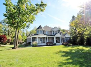 33 Fawn Hollow Dr, Newton, NJ 07860