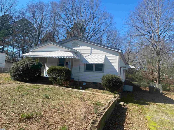 105 Shands St, Clinton, SC 29325