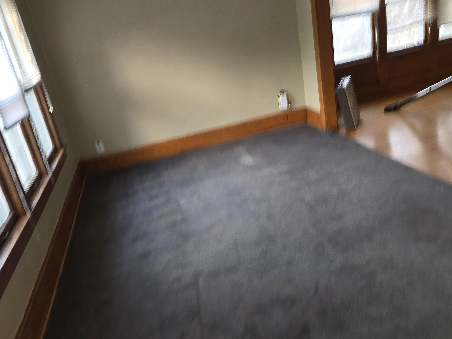 2 bed, 1000 sqft, $1,300 — Photo 2