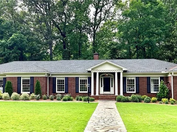 2692 Mercedes Dr, Atlanta, GA 30345