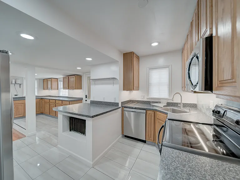 6625 Harrison Ln — Photo 31