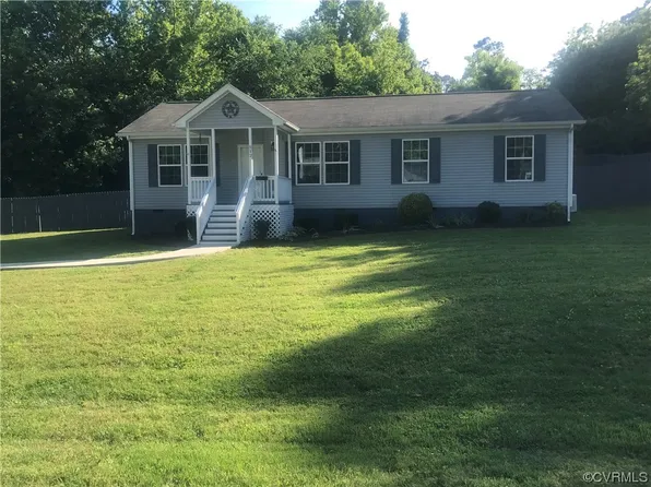512 E Georgia Ave, Crewe, VA 23930