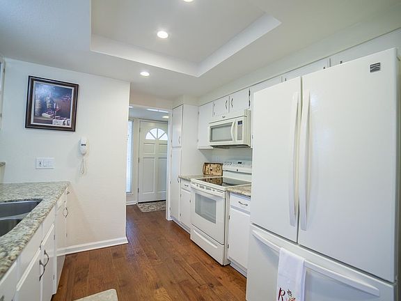 5th image of 973 Branham Ln
