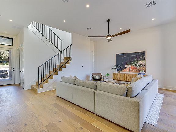 5th image of 2401 Trailside Dr Unit B