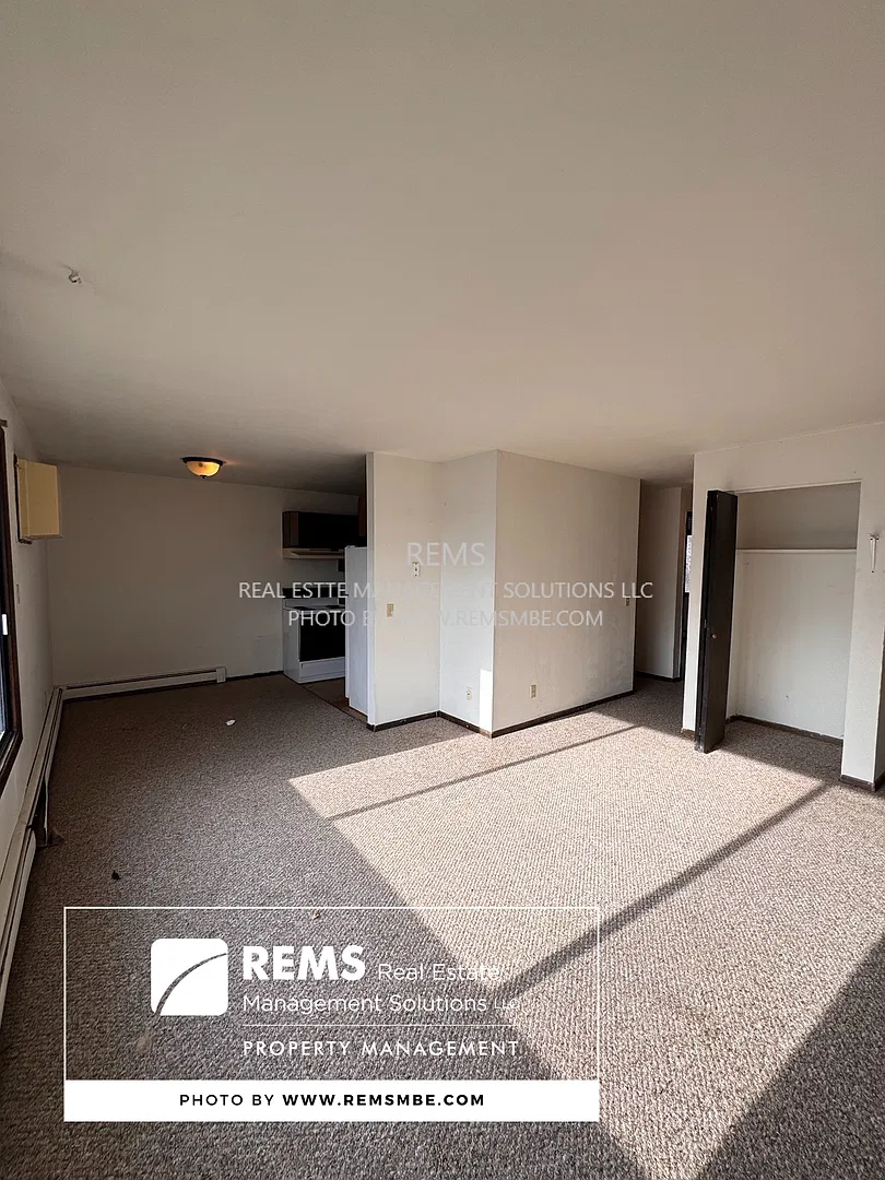 1110 Grand Avenue — Photo 1