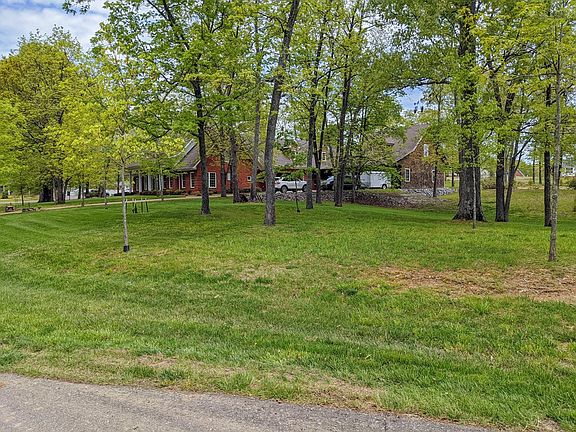 5th image of 93 Tamatha Dr