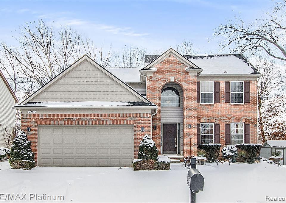 1st image of 2235 Forest Hills Dr