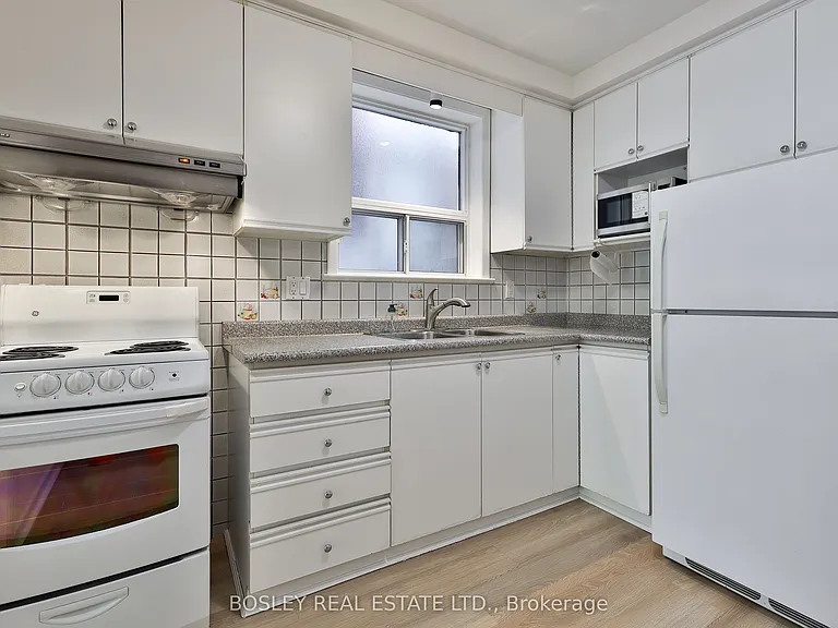 144 Evelyn Ave #LOWER — Photo 11