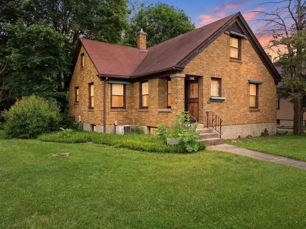 45 N Aldine St, Elgin, IL 60123