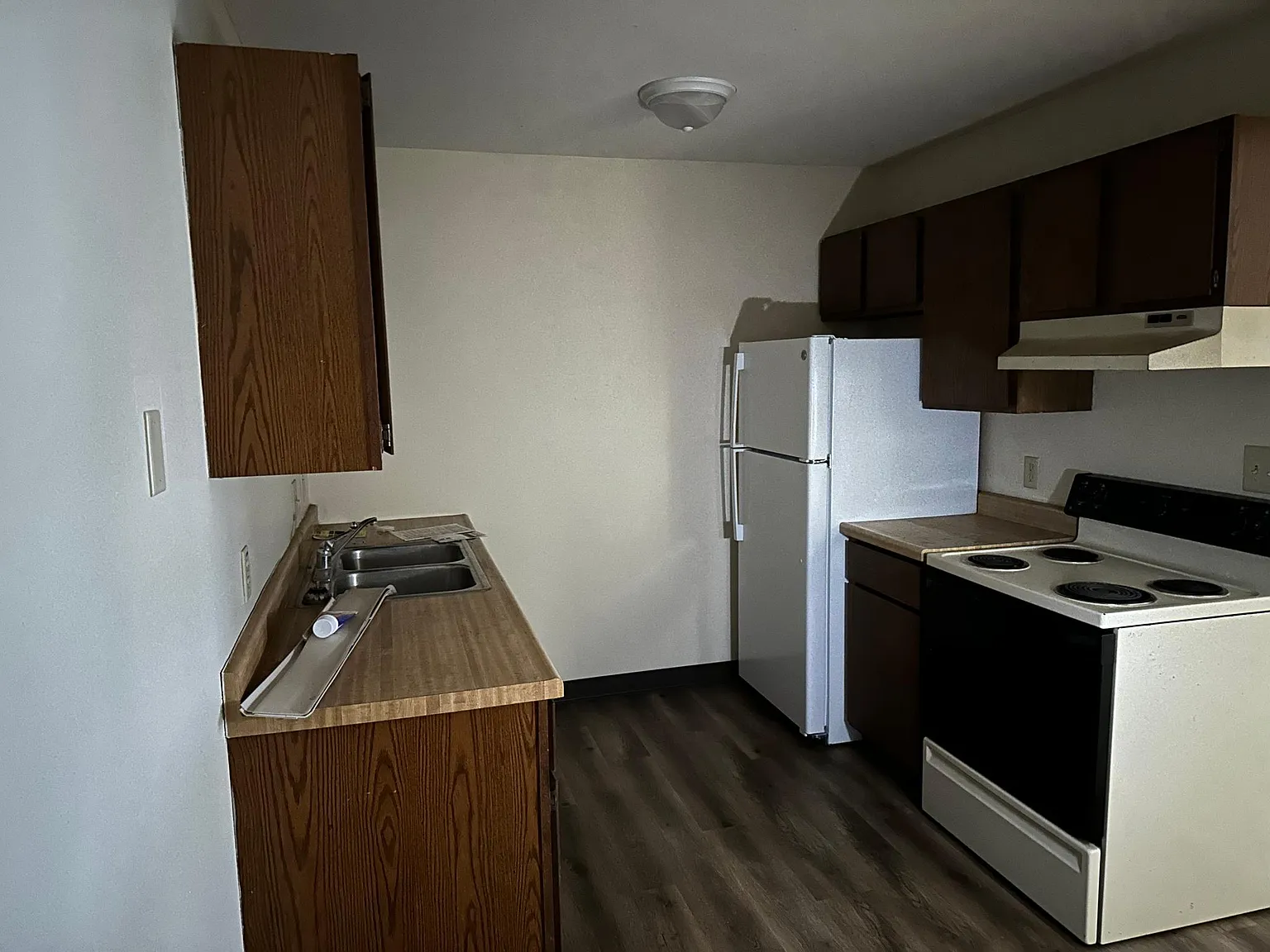 2 bed, 900 sqft, $900 — Photo 2