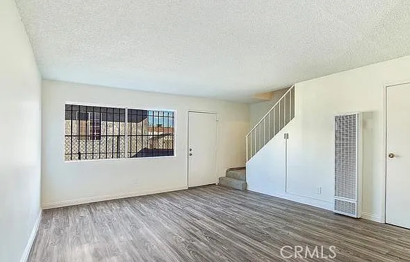 Building Photo - 1238 W 87th St #1