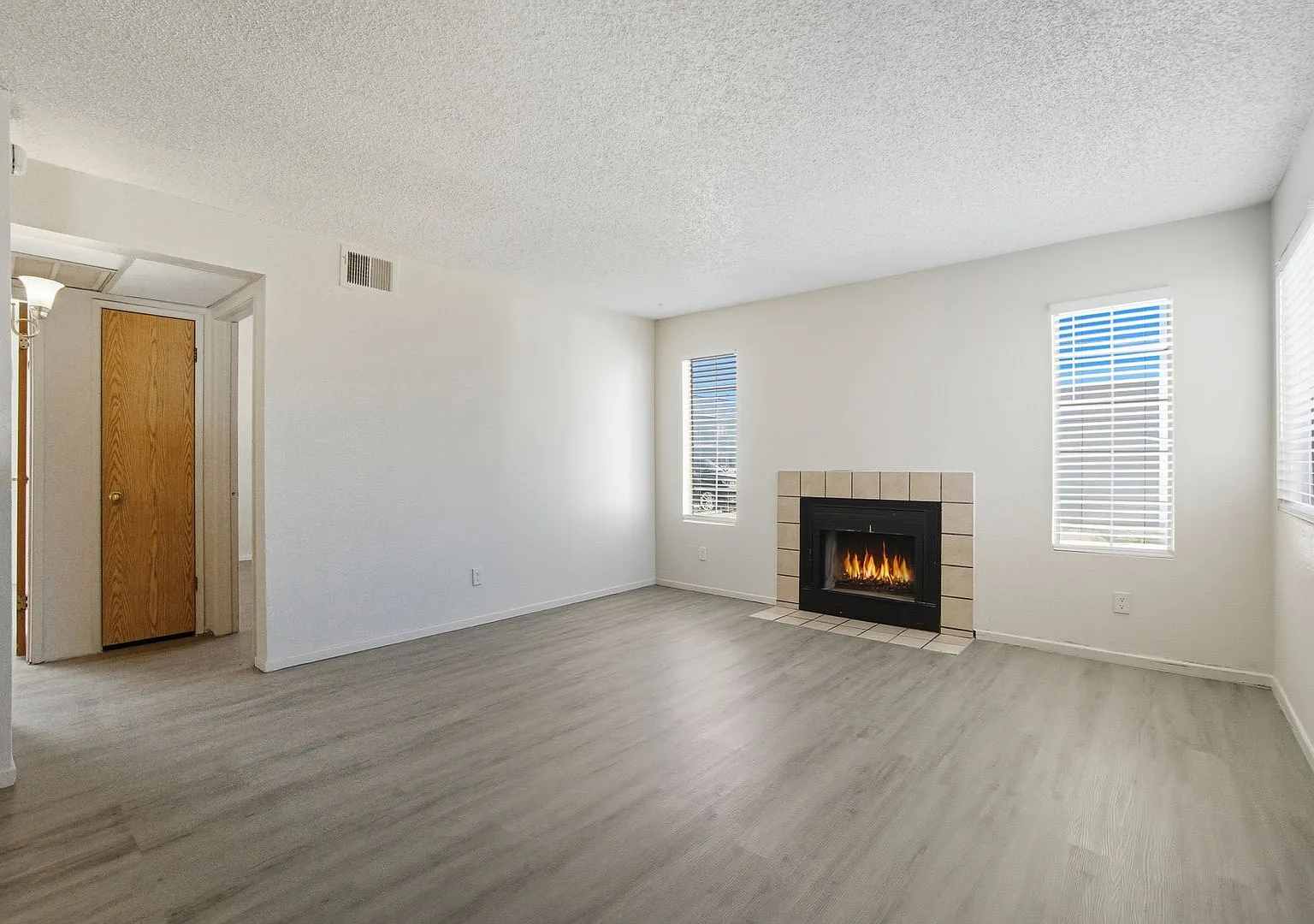 Charming 2-Bedroom Downstairs Unit with Fireplace — Photo 3