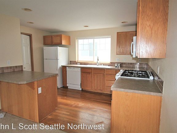 2nd image of 11507 28th Ave NE