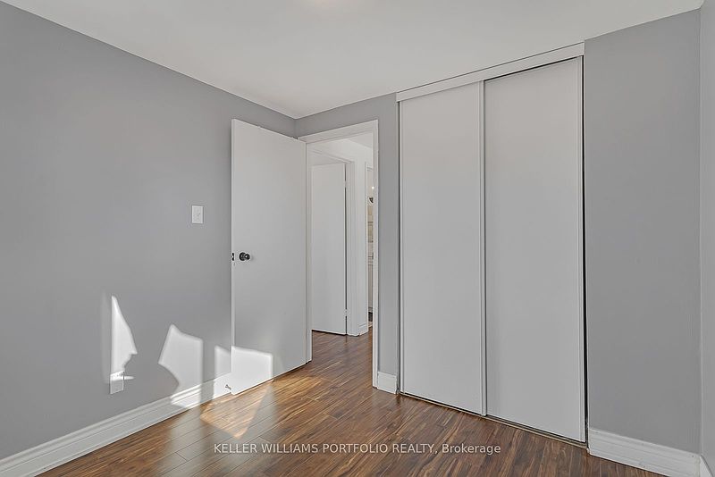 Ajax House for rent - 5 Bedrooms — photo 22