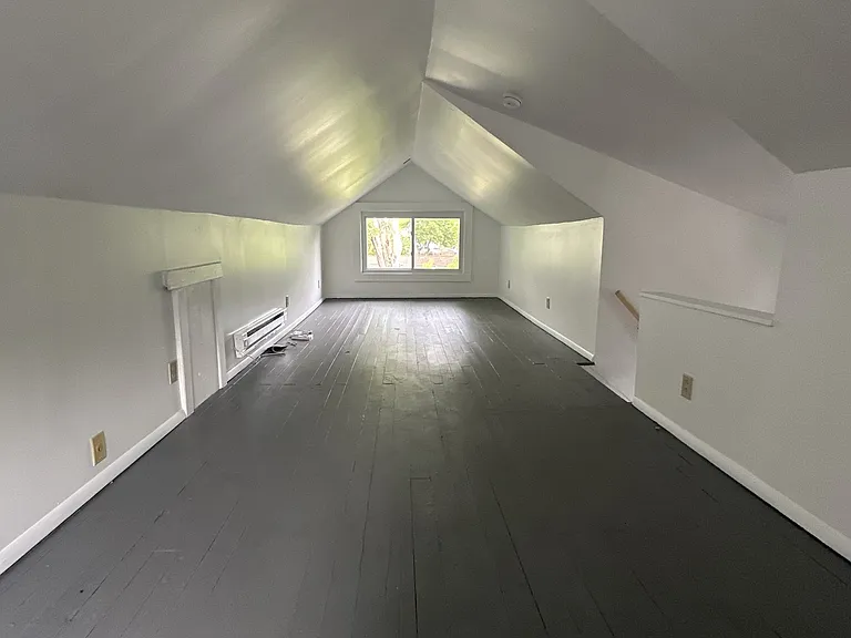 275 Goodview Ave — Photo 9