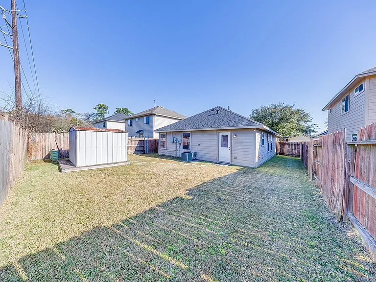 21927 Octavia Way — Photo 11