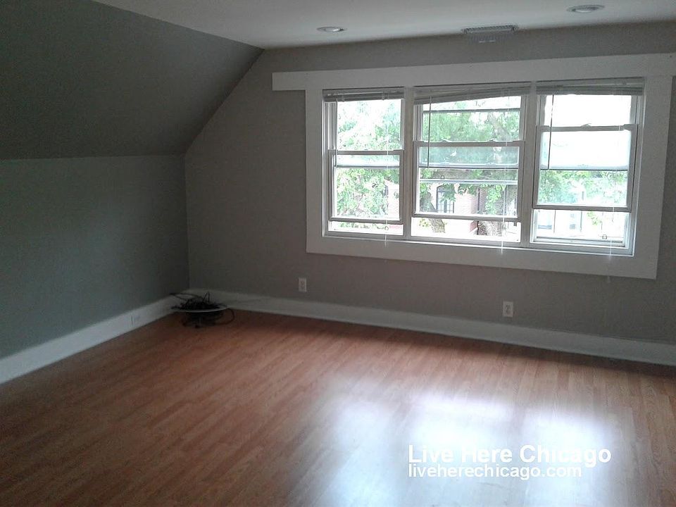 2nd image of 1300 W Barry Ave
