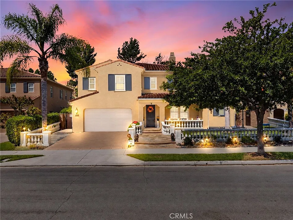 1009 Newhall Ter