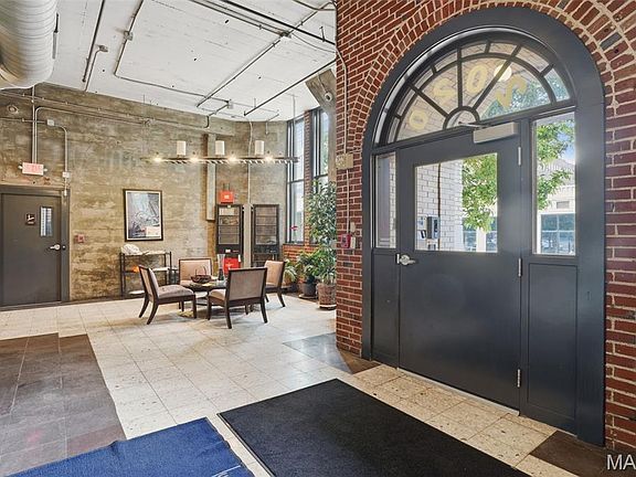 2nd image of 2020 Washington Ave Unit 207