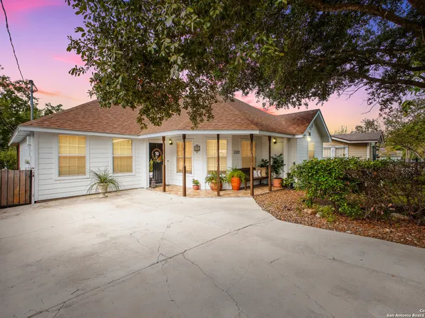 3322 W POPLAR ST, San Antonio, TX 78228