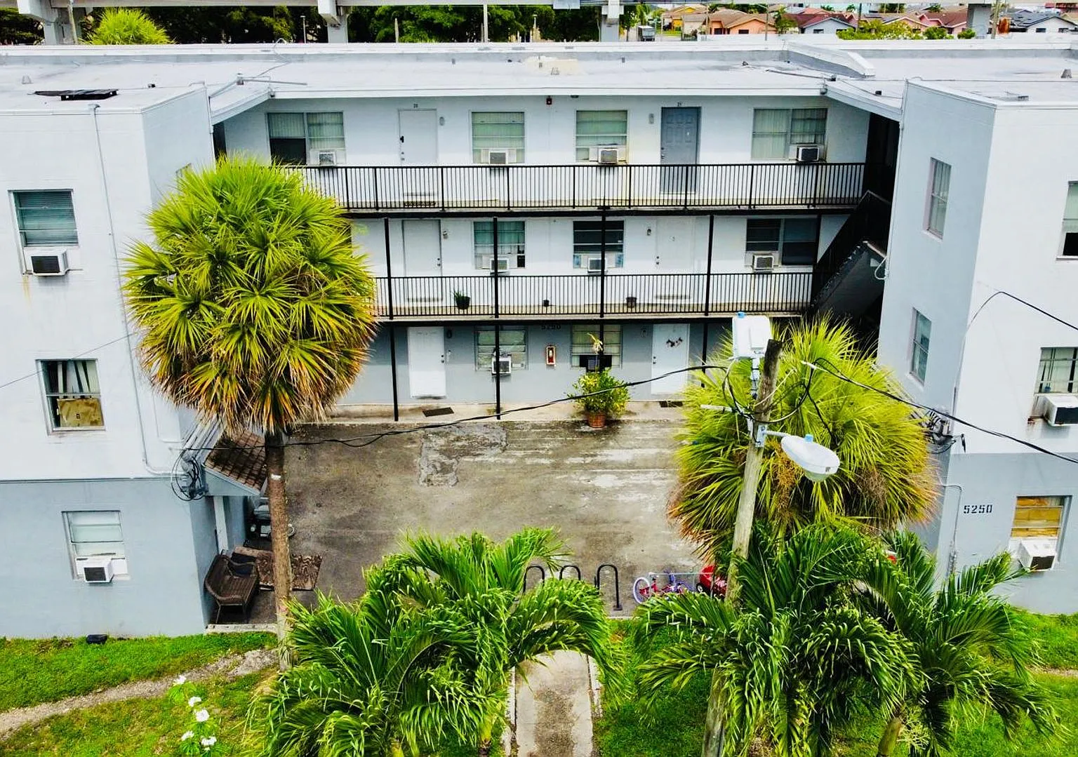 St George Apartments — Photo 4