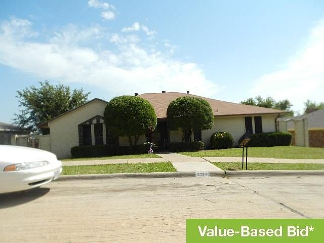 1st image of 3214 Oak Hill Dr
