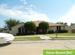 3214 Oak Hill Dr, Garland, TX 75043
