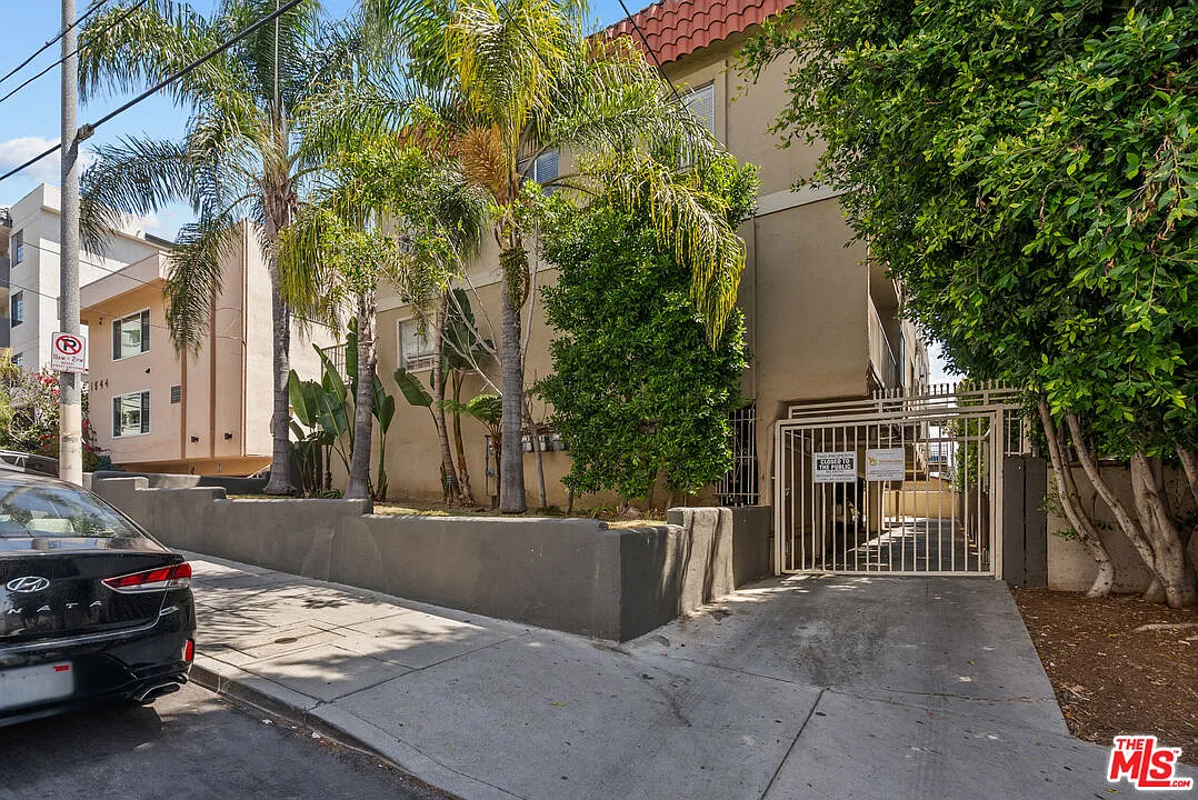 2 bed, 2.0 bath, $2,495 — Photo 2