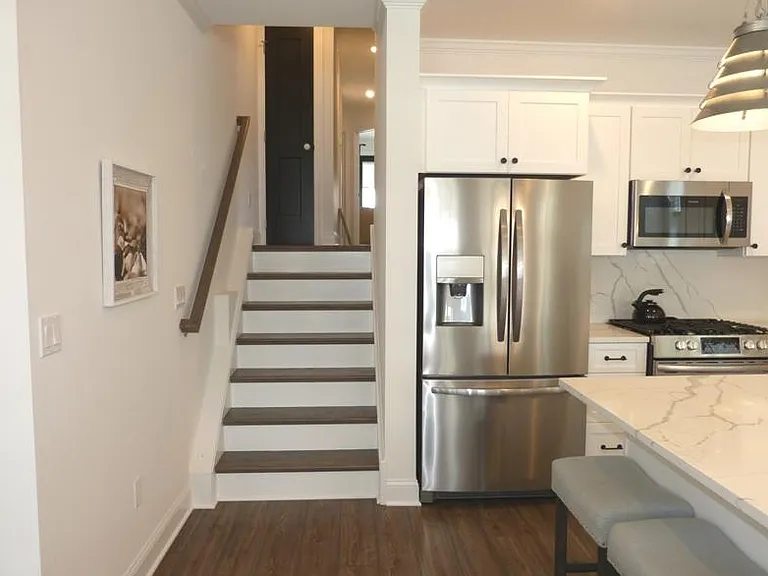 2717 Asbury Ave — Photo 8