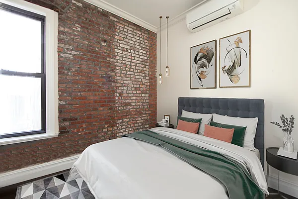 Rented by R New York | media 21