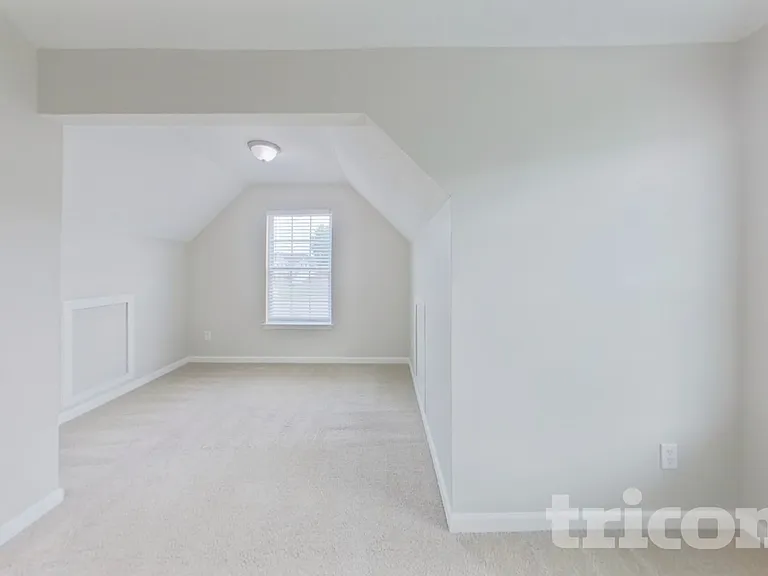 135 Belmont Ter — Photo 13