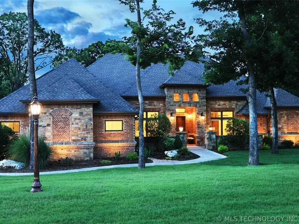 17743 E Red Hawk Rd, Owasso, OK 74055