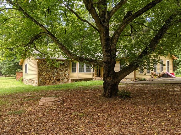 3rd image of 30 Price Dr W