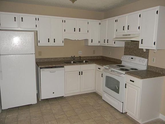 2nd image of 108 Muir Ct Unit A