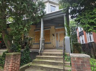 828 S 49th St, Philadelphia, PA 19143