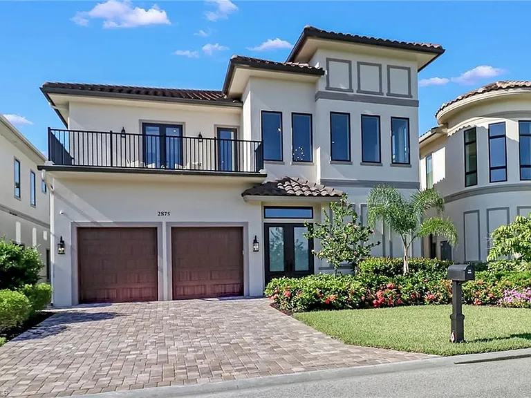 2875 Coco Lakes Dr — Photo 1