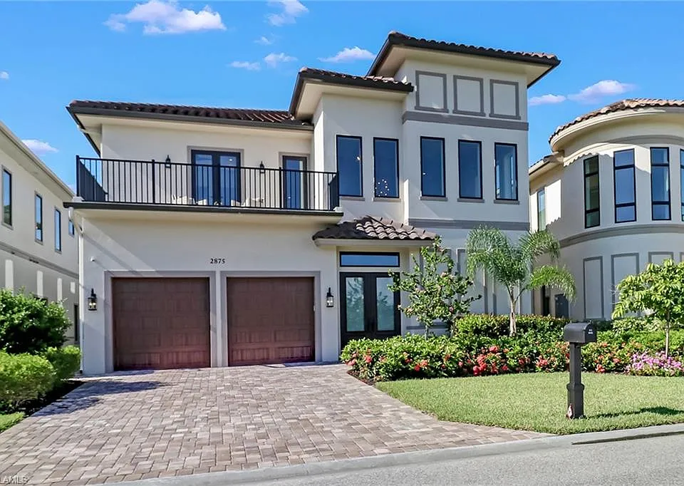 2875 Coco Lakes Dr