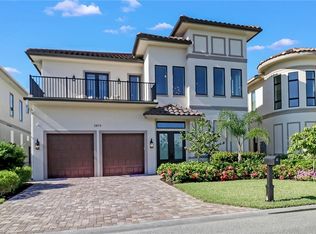 2875 Coco Lakes Dr, Naples, FL 34105